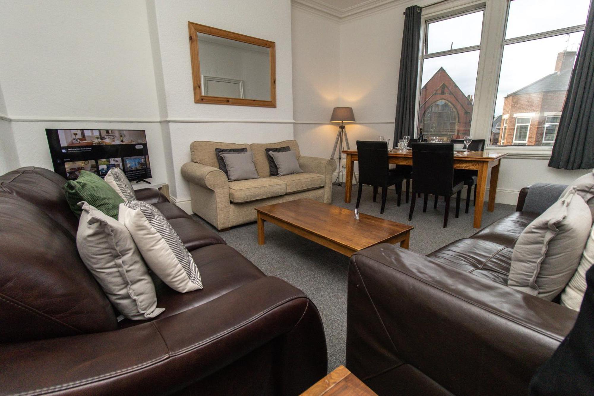 Dwellcome Home Ltd 4 King Bedroom Townhouse, Free Parking, Fast Wifi, Fully Equipped Kitchen, 15 Min Drive To Nissan, 20 Min To Newcastle Sunderland, Ideal For Long Term Contractor Etc Stays, Regular Housekeeping Option - See Our Site For Assurance South Shields Eksteriør bilde