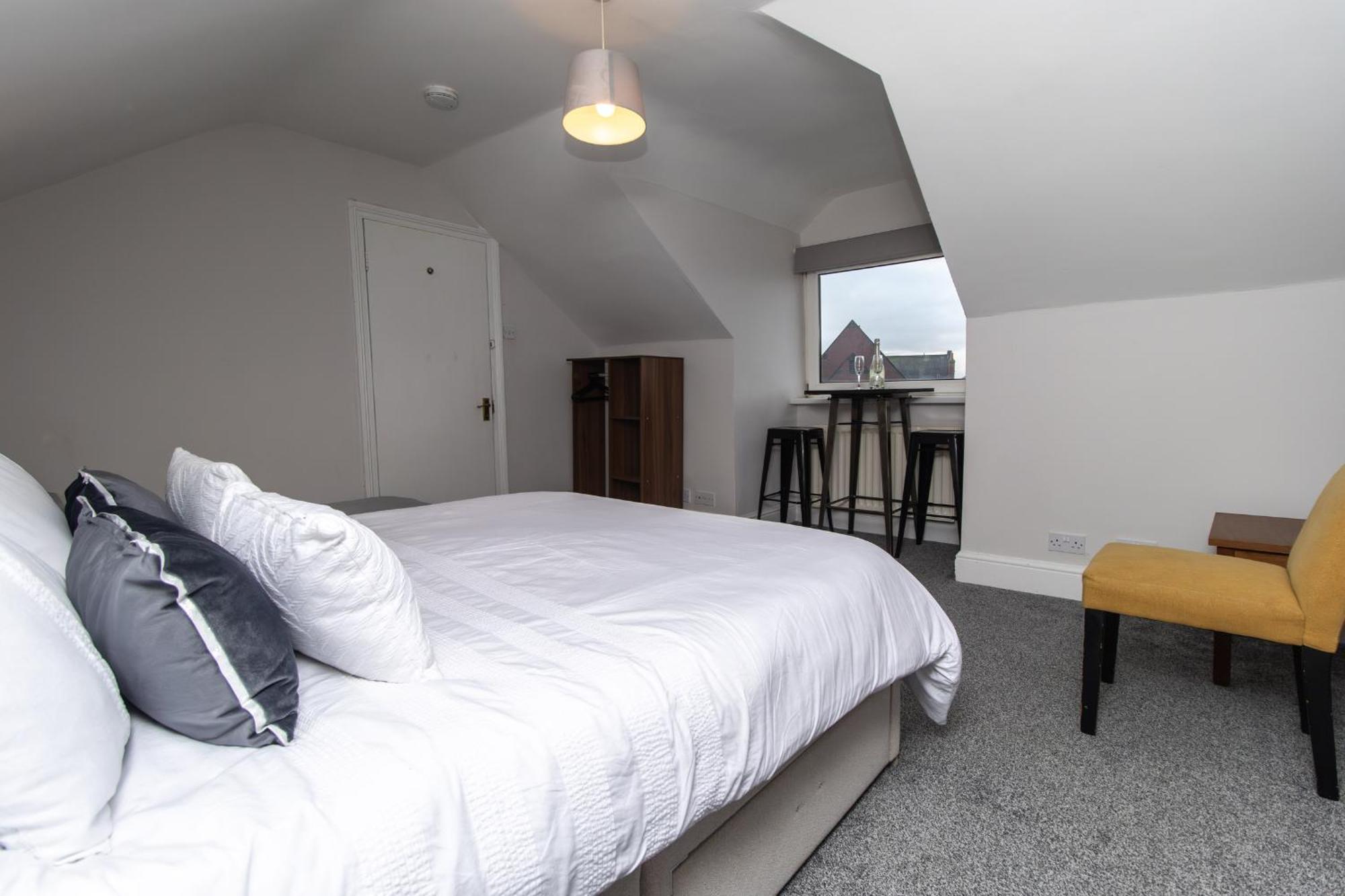 Dwellcome Home Ltd 4 King Bedroom Townhouse, Free Parking, Fast Wifi, Fully Equipped Kitchen, 15 Min Drive To Nissan, 20 Min To Newcastle Sunderland, Ideal For Long Term Contractor Etc Stays, Regular Housekeeping Option - See Our Site For Assurance South Shields Eksteriør bilde