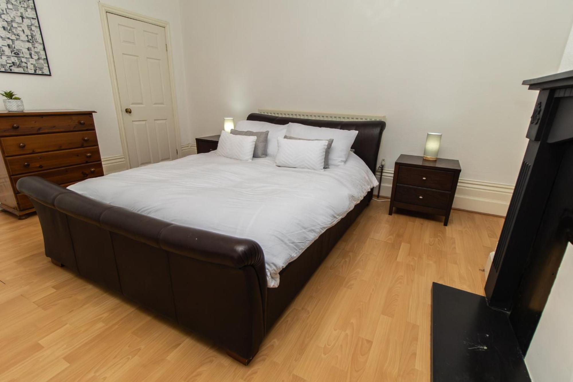 Dwellcome Home Ltd 4 King Bedroom Townhouse, Free Parking, Fast Wifi, Fully Equipped Kitchen, 15 Min Drive To Nissan, 20 Min To Newcastle Sunderland, Ideal For Long Term Contractor Etc Stays, Regular Housekeeping Option - See Our Site For Assurance South Shields Eksteriør bilde