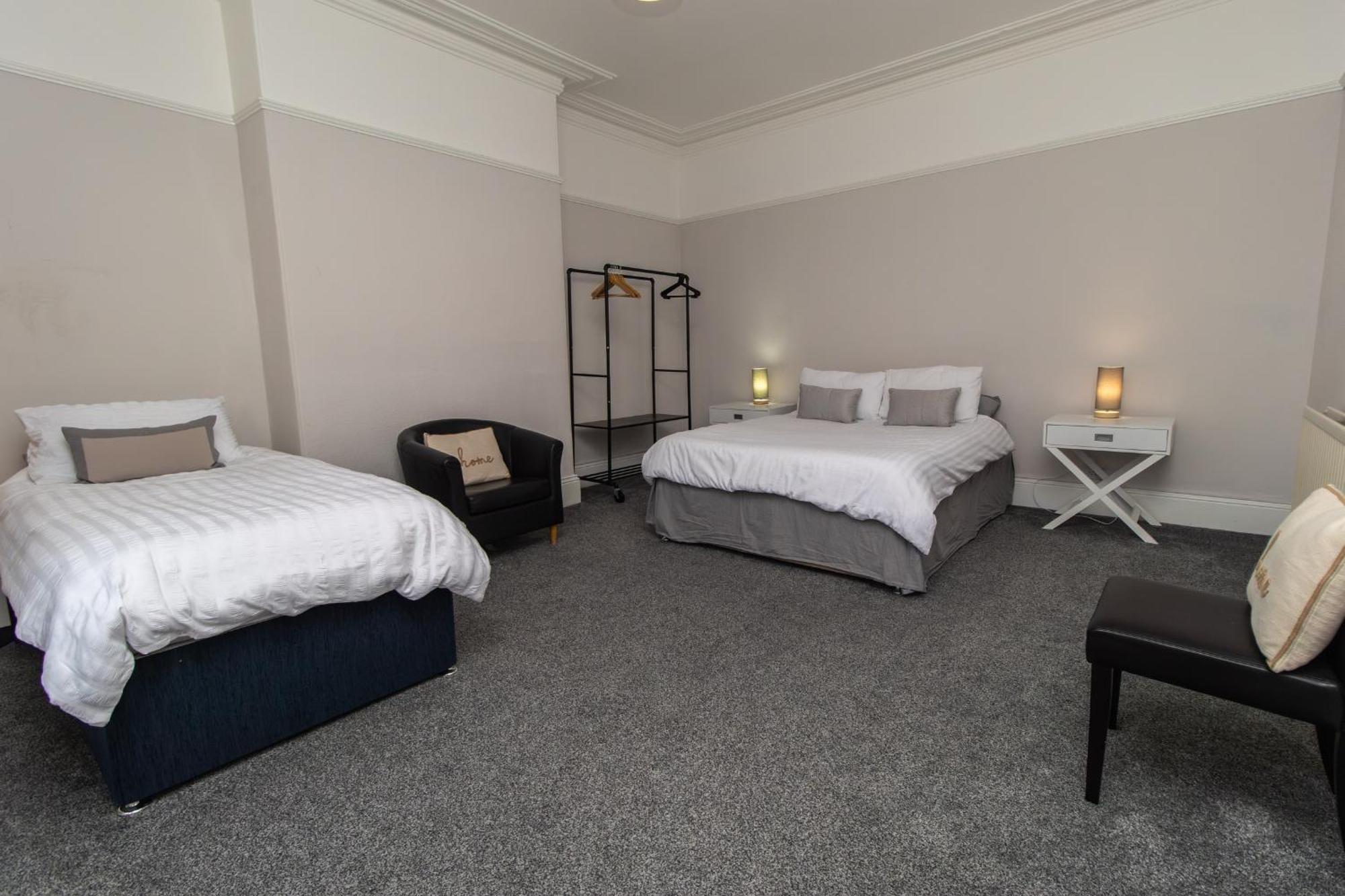 Dwellcome Home Ltd 4 King Bedroom Townhouse, Free Parking, Fast Wifi, Fully Equipped Kitchen, 15 Min Drive To Nissan, 20 Min To Newcastle Sunderland, Ideal For Long Term Contractor Etc Stays, Regular Housekeeping Option - See Our Site For Assurance South Shields Eksteriør bilde